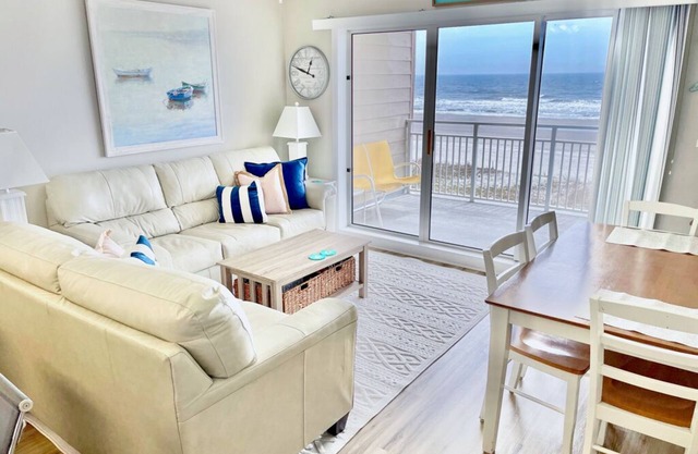 Voir, entendre et sentir l'océan depuis votre patio privé. Oceanfront 2 lit / 2 salles de bain