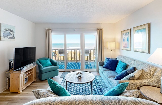 Oceanfront condo with magnificent views - pool & tennis access