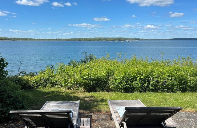 Oceanfront Cottage & Guest House, plage privée, à 3 miles du parc national d'Acadia