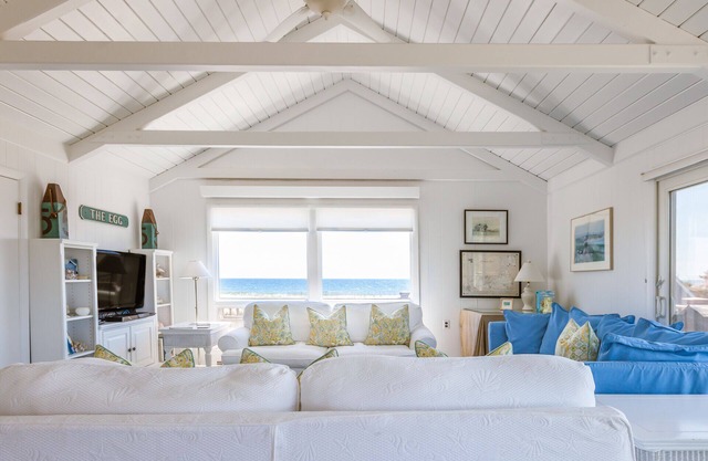 Oceanfront Cottage sur Smith's Point avec de belles vues sur l'eau, nouvelle cuisine