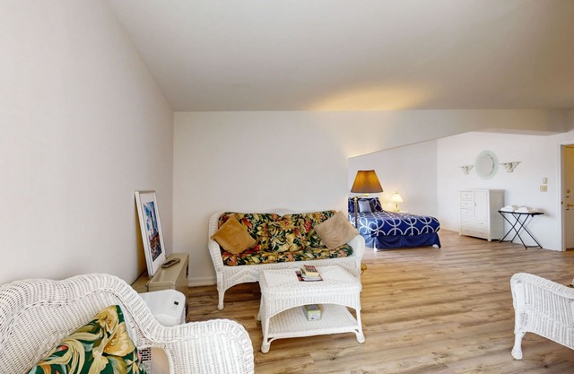 Oceanfront, dog-friendly condo with Boothbay Harbor views & prime location