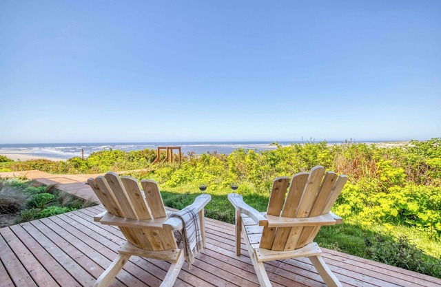 Oceanfront Escape Above Waldport | Sauna, Views and Dog-Friendly