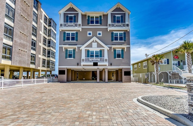 TOUT NOUVEAU pour 2019 - Oceanfront Home - 26 personnes! 8BR / 8. 5BA