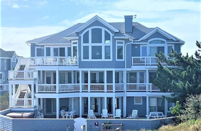 Superbe Buck Island Oceanfront Home avec une piscine privée, bain à remous, des vues incroyables !!