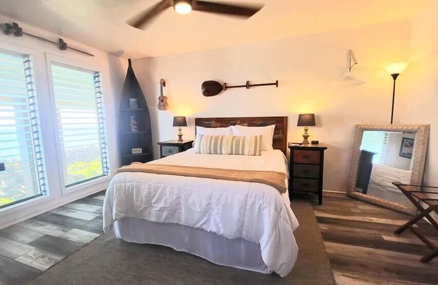 Oceanfront Hideaway. Watch Whales. Sleep the sound of waves!