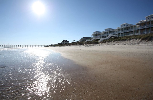 Nouvelle Annonce - Luxury Premium Oceanfront 4/5 BR Home, Pool, Elevator, Surf City
