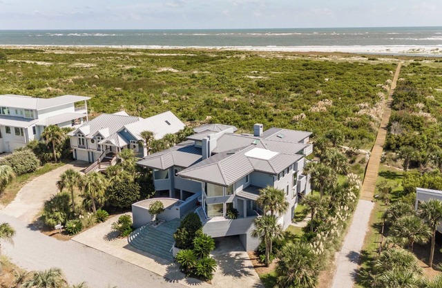 Oceanfront, Luxury Retreat, Golf Cart Included - 710 Bluefish