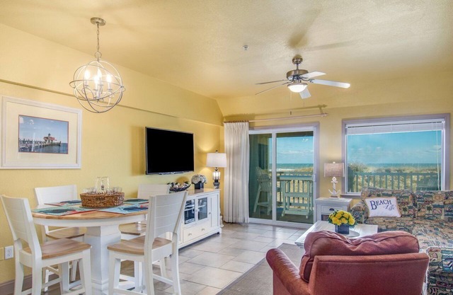 OCEANFRONT OASIS - perfect pet friendly OBX getaway