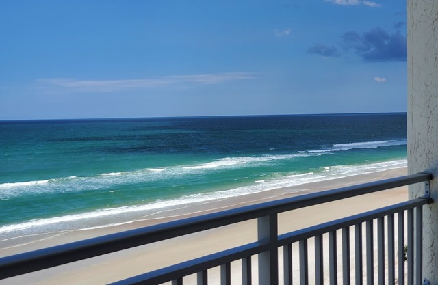 MILLION $$ VIEW-7ème étage Direct Ocean Balcon-Wi-Fi gratuit ... Pourquoi s'installer?