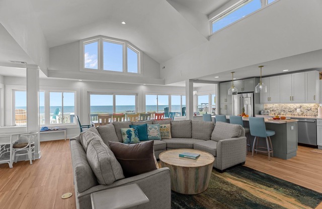 Oceanfront, private pool, 10 bedrooms