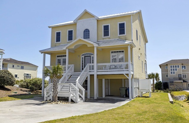 Conçu pour les familles! Maison en bord de mer avec salle multimédia, ascenseur, piscine et bain à remous