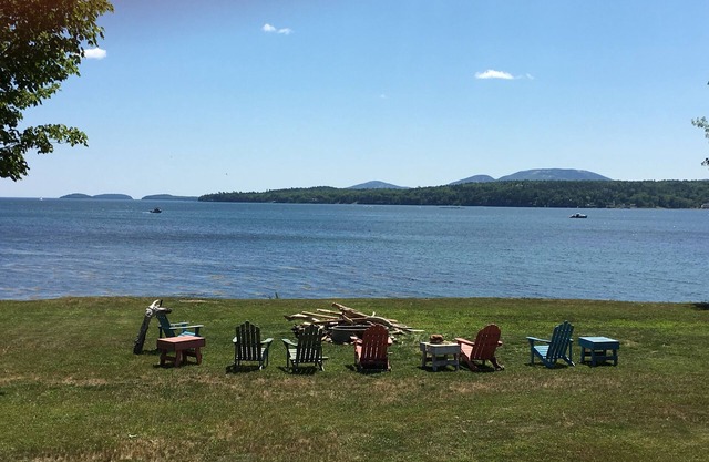 Propriété en bord de mer avec une vue spectaculaire sur le parc Acadia et les navires de croisière.