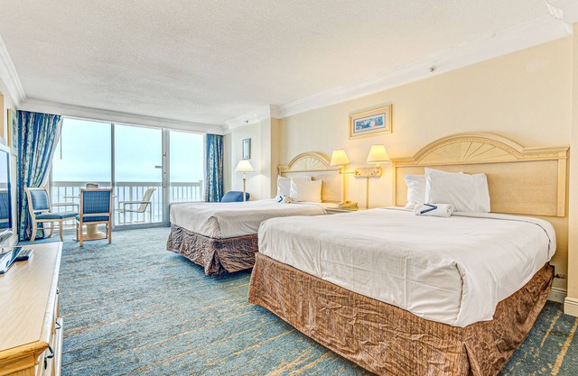Oceanfront studio with kitchenette, gym & high-speed WiFi