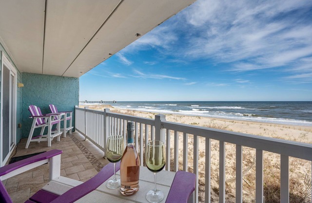 Oceanfront Oasis, Gorgeous Views w/ Private Patio, Walk-in Shower, Pools & More