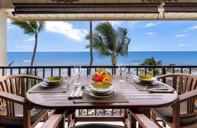 Oceanfront, Top Floor, Two-Bedroom / Updated y compris split system AC!