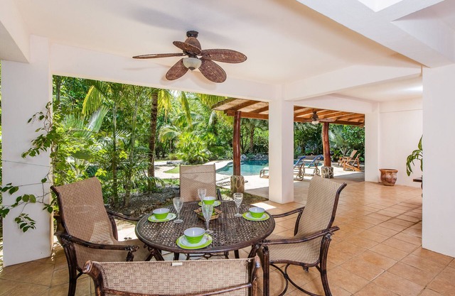 Tropical Paradise Oceanfront avec AMAZING Pool!