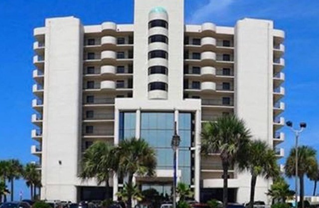 Oceanfront 1 bedroom/ 1 bath condo Daytona Beach Shores for July 1-8, 2023