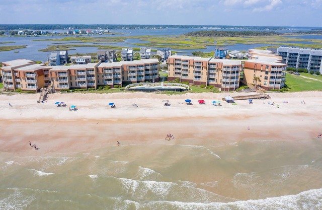 Oceanfront End Unit 2BR Condo - Linens Included
