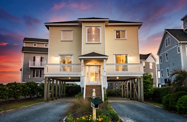 Oceanfront home w/ Relaxing views! Pet Friendly