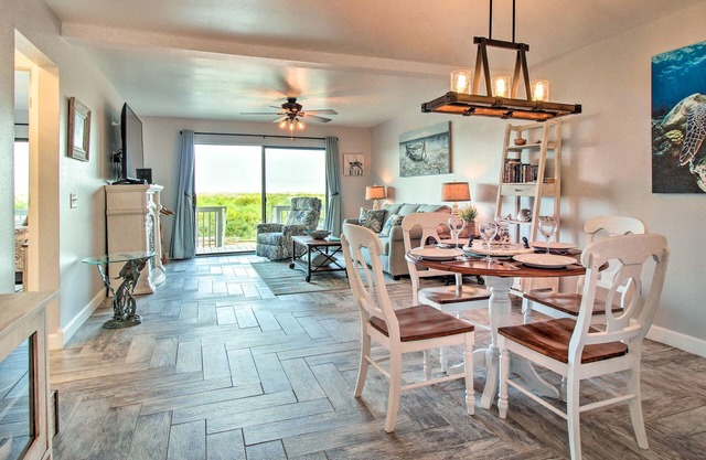 NOUVEAU! Oceanfront Resort Condo w / plage + accès à la piscine!