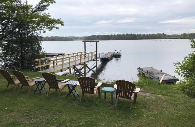 Oceanfront Victorian Cottage (pet friendly) 3 lits, 2 bains, quai, terrasse