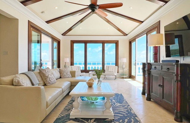 Oceanfront views! POOL - 7mins to STJ Ferry