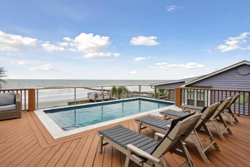 Oceanfront w Pool Panoramic Deck Views 5BDR Folly Ocean Breeze by AvantStay
