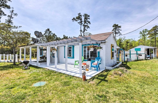 Oceanfront White Stone Cottage w / plage privée!