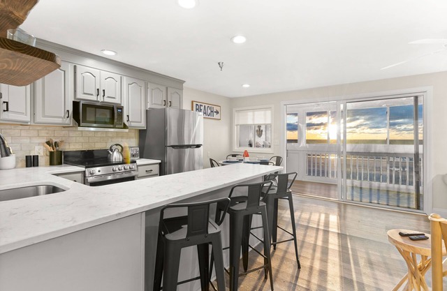 Oceanside condo ON Hampton Beach