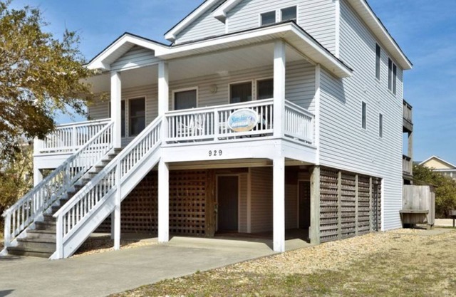 Oceanside Corolla Home w/ Private Pool & Hot Tub, Private Gas Grill,