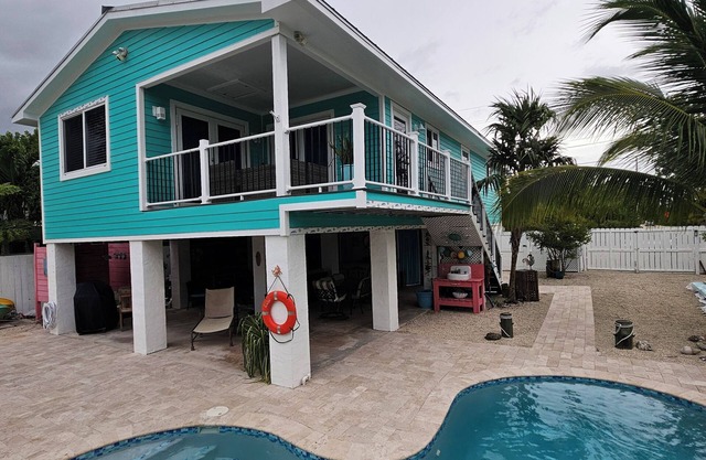 3/2 Ocean Access Pool Home sur Cudjoe Key. 20 miles à Key West ou Marathon.