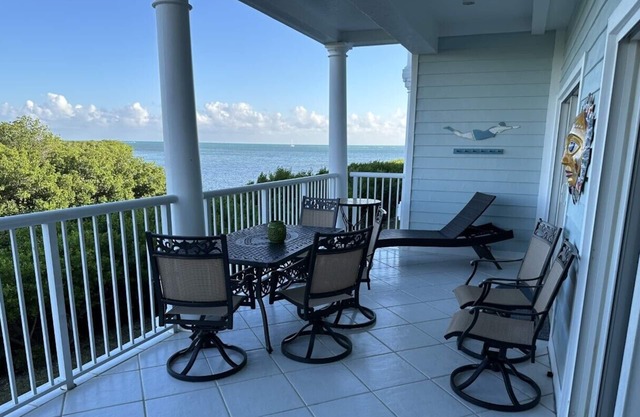 'Oceanside Oasis' @ Kings Pointe: Direct Ocean Vues & 3 BR'S