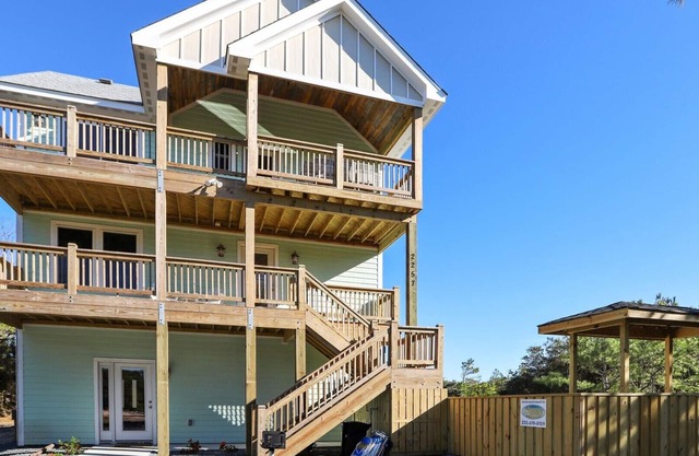 4x2257, Whispering Pines / Oceanside, 4 chambres, 3. 5 salles de bains