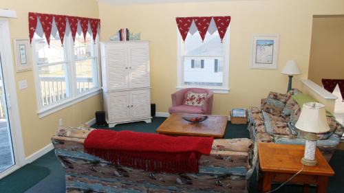 Oceanside, Private Pool, Close to Beach Access and Shopping! KH1, Marabel-by-the-Sea