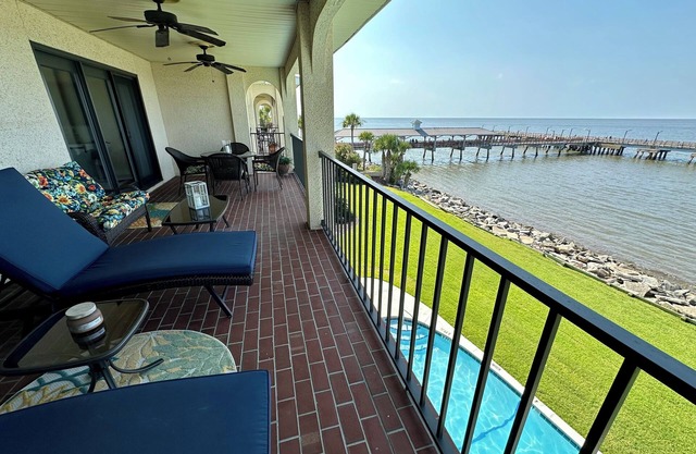 Oceanside, Top & Center at Pier Pointe