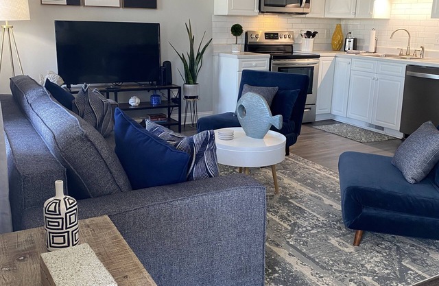 Oceanview and pet friendly. April 27th - May 2nd, still available!