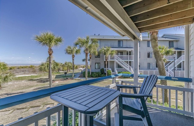 Oceanview Condo on Harbor Island: 2BR, Pool Views, Beach Access, & Family Amenities!