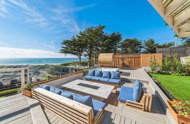 Oceanview Hot Tub & Sauna Villa – Pacifica Hilltop Oasis