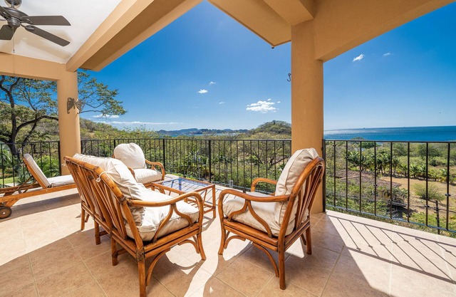 Oceanview Condo with Pool, Near Playa Prieta, 2BR - Vida de la Paz 4
