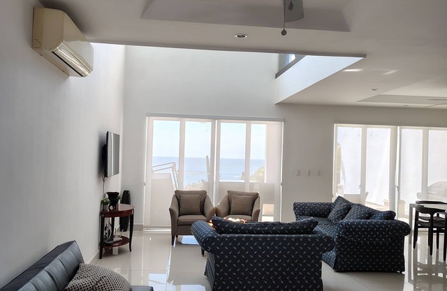 OceanView house near the Mirador Cristo de la Misericordia, city and beaches 🌊