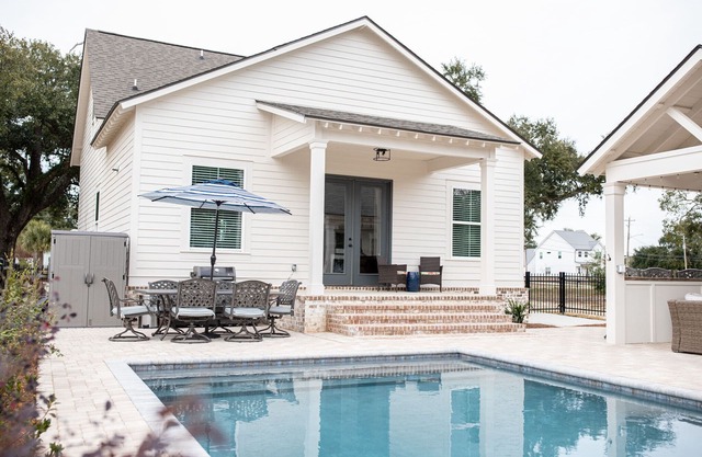 OceanView on 2nd Street - Walk to Beach - Heated Pool - Gazebo - Grill