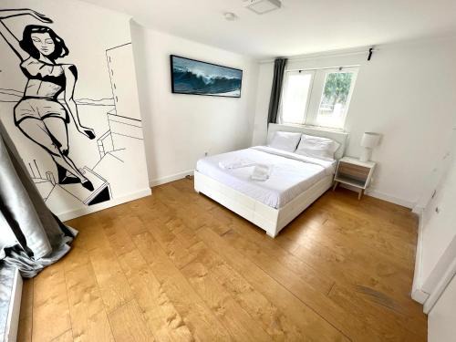 Oeiras Beach Private Room 9 - Double Bedroom with Private Bathroom & Terrace