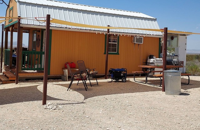 Off Grid Cabin near Big Bend National Park