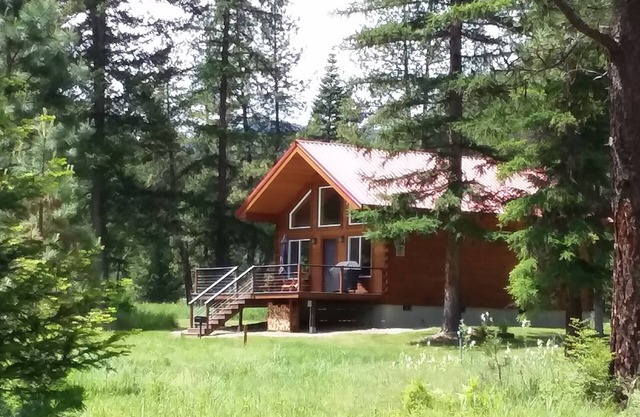 Hors de la grille isolée dans la vallée du ruisseau Whitepine