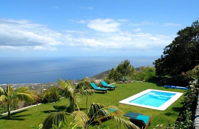 Offre mai et juin Cottage avec piscine privée, vue mer et montagne