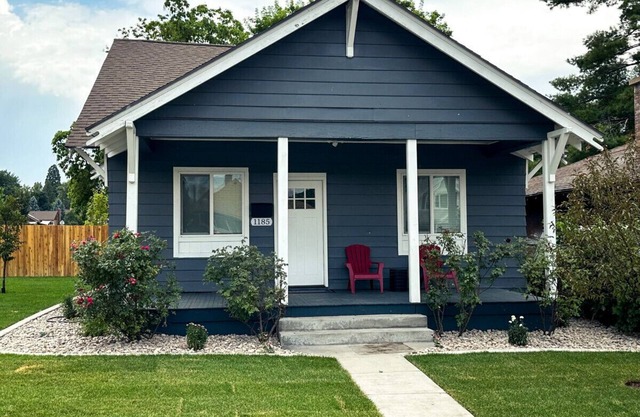 Ogden Base Camp: Spacious 5-Bedroom House with 3 Bathrooms in a Tranquil Neighborhood