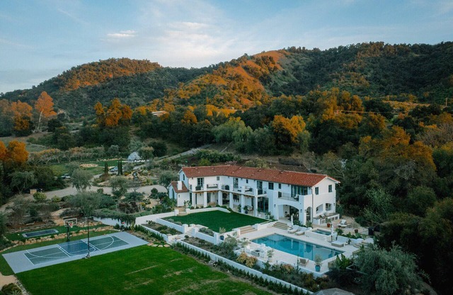 Moon Villa 6.5 miles to Ojai, 360 Views, Pool, Spa,Yoga Dome, Pickle ball