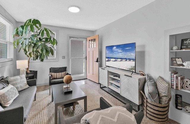 Okaloosa Island 2BR Beach Bungalow on Beach Access