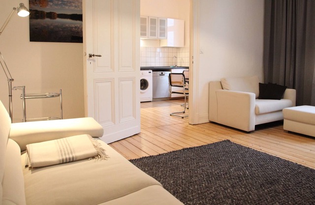 Vieux bras: Appartement de 2,5 pièces entièrement meublé à Trendviertel