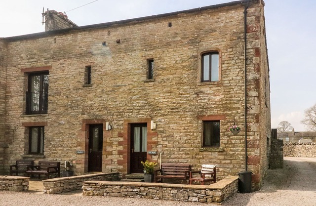 Old Byre Cottage, NEWBIGGIN-ON-LUNE